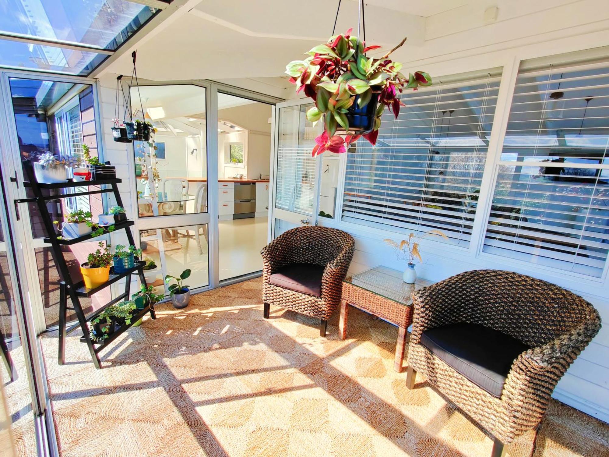 Delight In Birch-Lake View Holiday Home Taupo Eksteriør billede