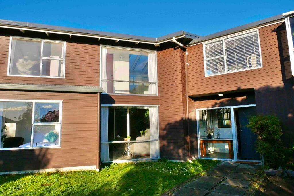 Delight In Birch-Lake View Holiday Home Taupo Eksteriør billede